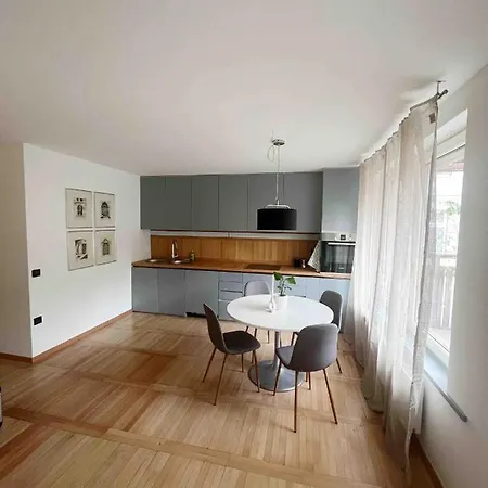 아파트 Comfy Flat In City-free Parking *