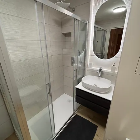 Apartman Comfy Flat In City-free Parking *