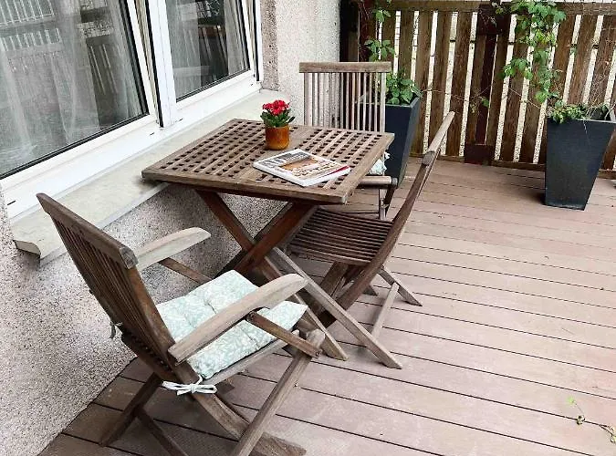 Comfy Flat In City-free Parking Apartmán