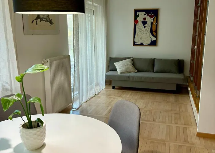 Comfy Flat In City-free Parking